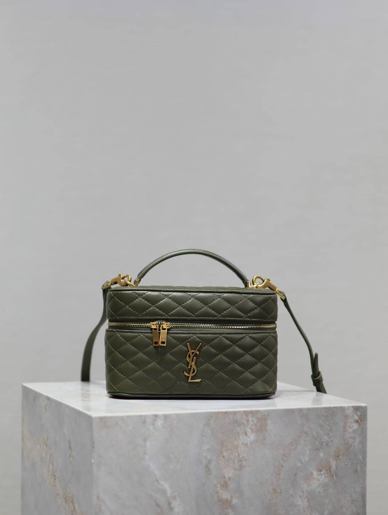 1 Makeup Bag-18